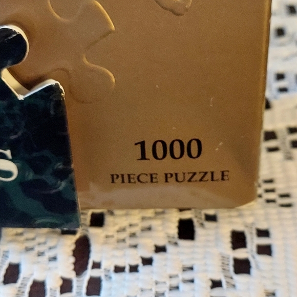 Carol Higgins Clark Mystery Jigsaw Puzzle - Picture 6 of 16